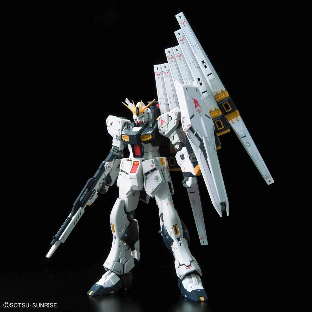 RG #32 ν Gundam (Nu Gundam) - Image 1